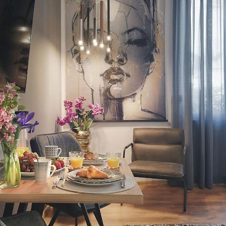 E&F Luxury Apartments พูลา ภายนอก รูปภาพ